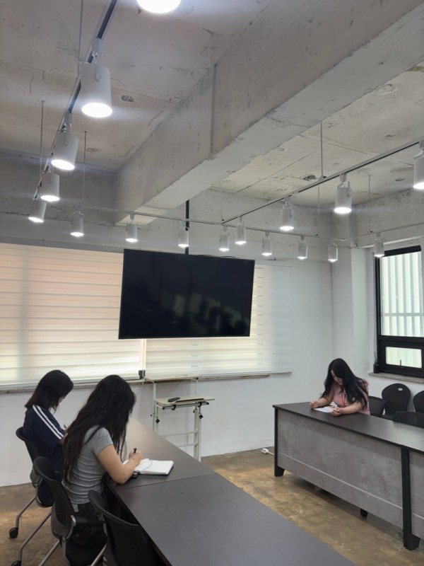 0630 디자인팀 오전회의.jpg