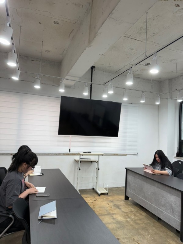 0807 디자인팀 오전회의.jpg